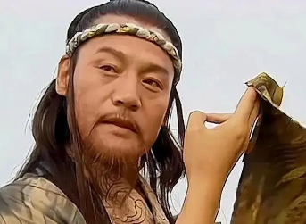 向问天和岳不群谁更厉害？向问天和岳不群实力对比-波若密