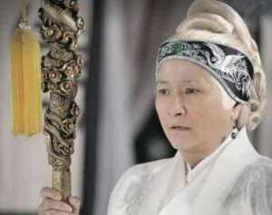 佘太君为什么一直拿着龙头拐杖？龙头拐杖是怎么来的？-波若密