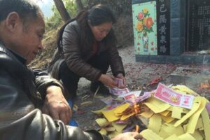 过年上坟有什么讲究 可以提前吗-波若密