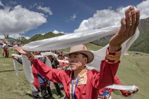 羌红与哈达有什么不同?区别在哪里?-波若密