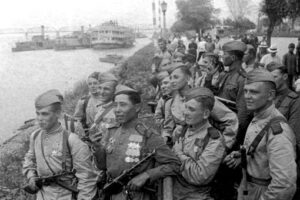 莫斯科保卫战从远东调兵多少人-波若密