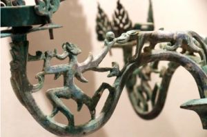 三星堆遗址再次出土一件文物青铜神树-波若密