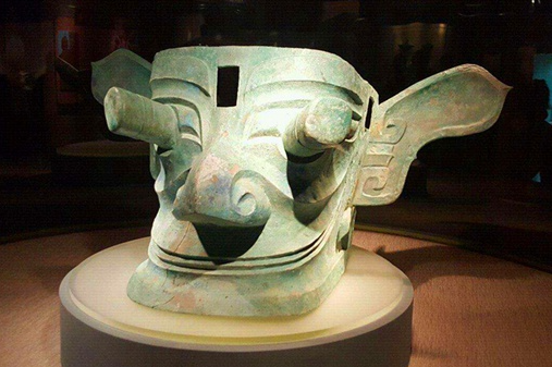 三星堆“青铜机器人”是否真实存在？是传说中的“千里眼”吗？-波若密