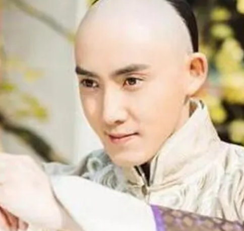 皇太极和代善的关系如何？两人之间有互动吗？-波若密