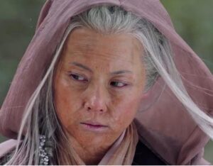 金花婆婆与小昭是什么关系?她为什么不认小昭?-波若密