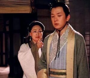 为什么焦母喜欢秦罗敷?两人有亲属关系吗?-波若密